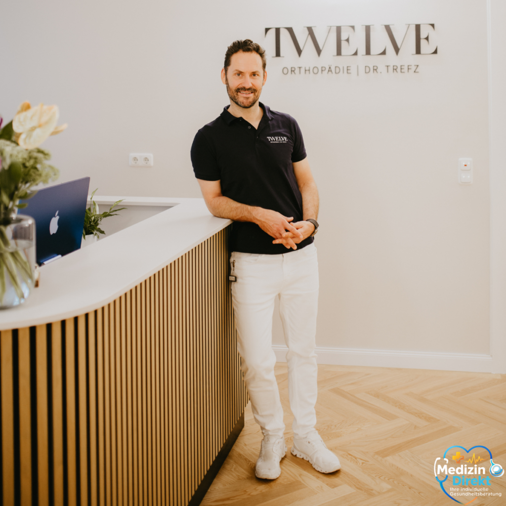 Orthopädischer Facharzt in moderner Praxis für Bewegungsapparat und Sportverletzungen